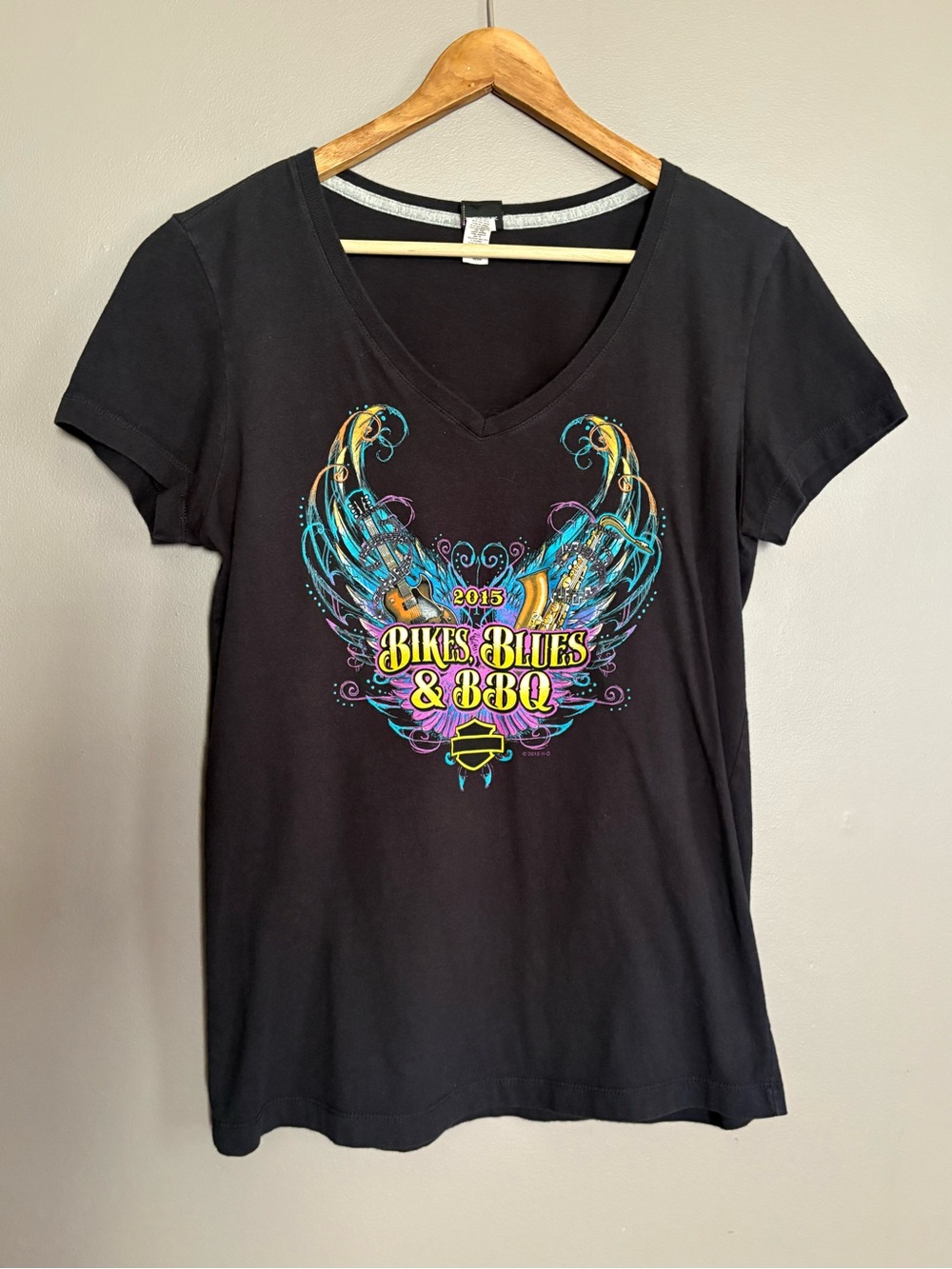 Harley-Davidson Black V-Neck Graphic Tee Size Medium